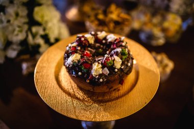 çeşitli düğün tatlılar, modern düğün dekor. Gelinler için lezzetli şeker