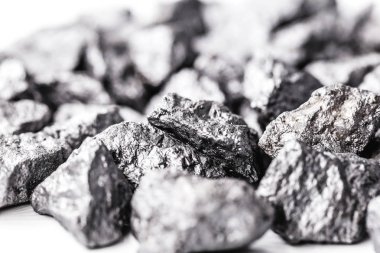 büyük kaba gümüş taş, nadir gümüş külçe. Yüksek çözünürlükte değerli taş, lüks konsept.