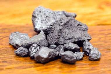 büyük brüt değerli taş, nadir gümüş külçe. Değerli taş, lüks konsept.