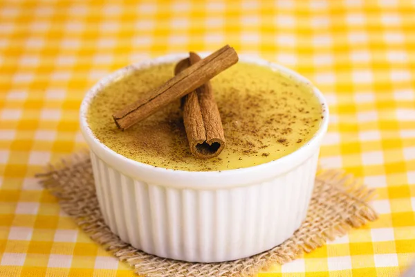 Бразильский Десерт Сладкого Кукурузного Крема Канджика Джимбел Десерт Кукурузного Мусса — стоковое фото