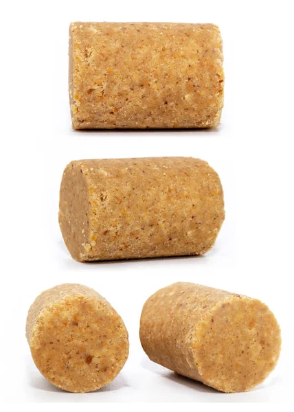 Pacoca adlı tatlı Brezilya fıstığı, Brezilya'nın tipik tatlısı. Tüm Juninas Festivalleri mevcuttur. izole beyaz arka plan