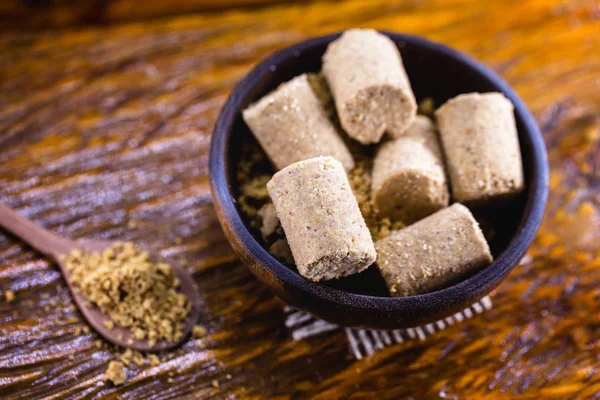 Paçoquinha, tipik Brezilya fıstık şekeri. Brezilya'dan gıda kuzeydoğu ve minas gerais eyaletinde yapılan. Juninas parti gıda.