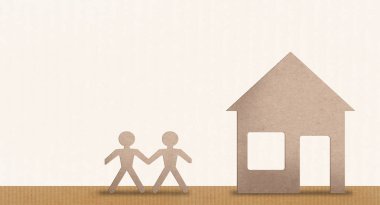 Birkaç adamı temsil eden kağıt bebekler. Eşcinsellik kavramı.