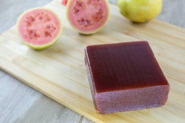 Goiabada, guava meyve, Minas Gerais devlet ortak Brezilya tatlı ile yapılan tipik bir tatlı. Tatlı ev yapımı konsept ve lezzet.