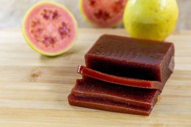 Goiabada, guava meyve, Minas Gerais devlet ortak Brezilya tatlı ile yapılan tipik bir tatlı. Tatlı ev yapımı konsept ve lezzet.