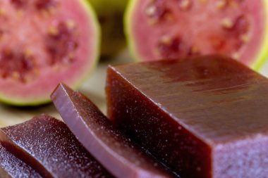 Goiabada, guava meyve, Minas Gerais devlet ortak Brezilya tatlı ile yapılan tipik bir tatlı. Tatlı ev yapımı konsept ve lezzet.