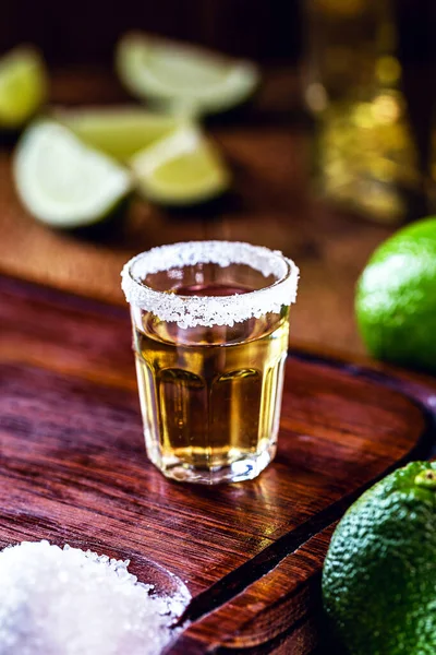 Glass Tequila Wooden Table Lemons Salt Background Fiery Drink Vodka — Stock Photo, Image
