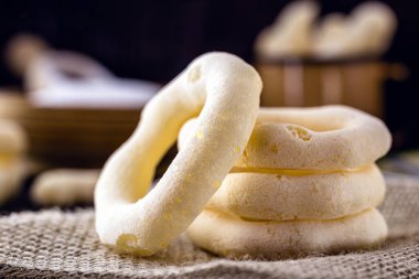 Brezilya nişastalı bisküvisi, kuru ve çıtır kaşık unlu bisküvi. Tipik Brezilya lezzeti..