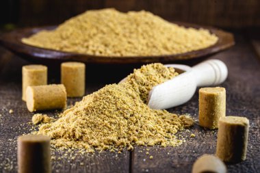 Brezilya Pacoca adındaki bir kırsal masada yer fıstığı tozu.