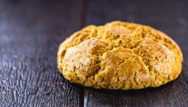 Brezilya 'da mısır ya da fuba ile yapılan broinha adlı ev yapımı mini ekmek..