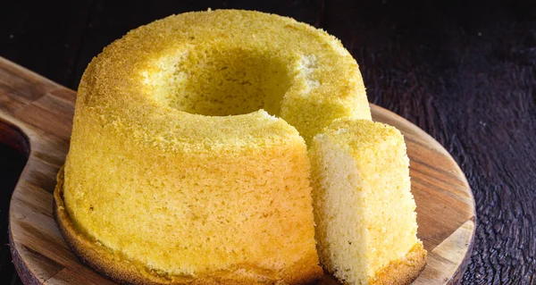 Plak Zelfgemaakte Maïstaart Typisch Braziliaans Eten Genaamd Fuba Cake — Stockfoto