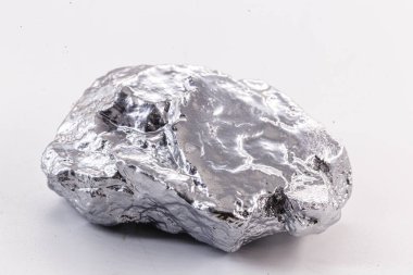 Tantalum veya tantalum. Metal alaşımlarda kullanılan kimyasal elementler.