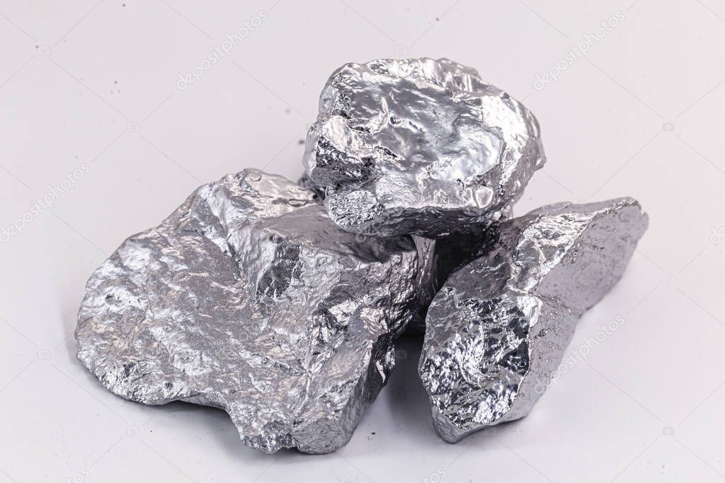 O tantalum or tantalum. Chemical element used in industry, used in metal alloys.