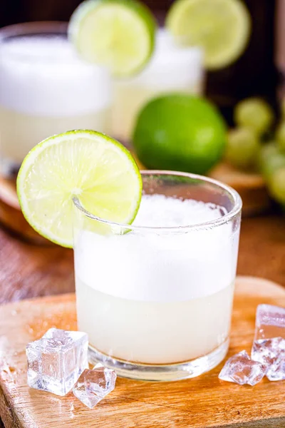 Pisco Sour Een Typische Cocktail Van Zuid Amerikaanse Keuken Peru — Stockfoto