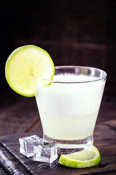 Pisco Sour Ένα Τυπικό Ποτό Από Περού Και Χιλή Παρασκευάζεται — Φωτογραφία Αρχείου