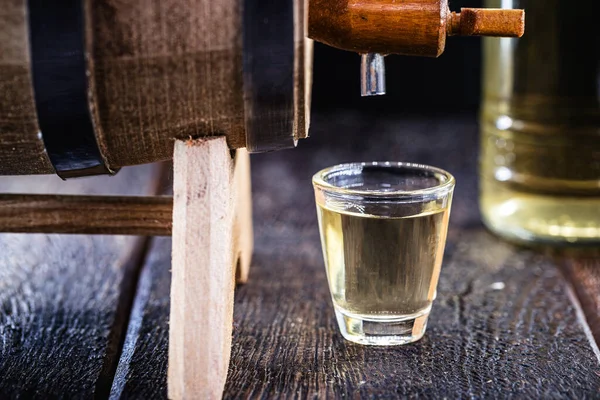 Copos Dose Pequena Álcool Destilada Alta Qualidade Cacaca Brasileira Chamada — Fotografia de Stock