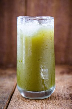 Şeker kamışı suyu veya garapa, değirmen sürecinde şeker kamışından elde edilen sıvıdır. Tipik Brezilya içkisi. organik ve doğal.