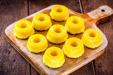 Brezilya 'da Quindim, Portekiz' de Brisa-do-Lis..