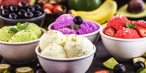 Sorvete Vegan Feito Com Frutas Orgânicas Com Frutas Tropicais Segundo — Fotografia de Stock