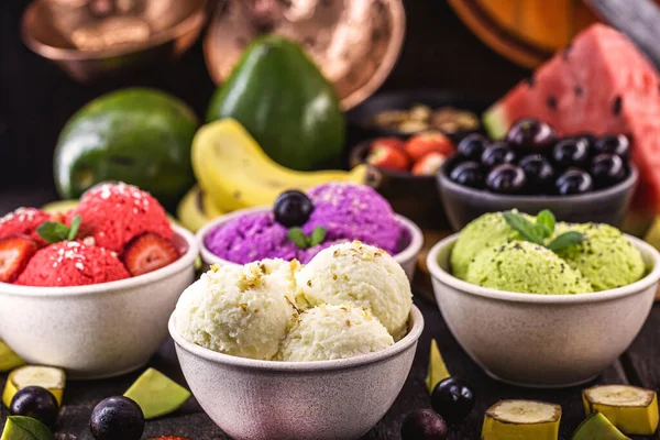 Sorvete Vegan Feito Com Frutas Orgânicas Com Frutas Tropicais Segundo — Fotografia de Stock