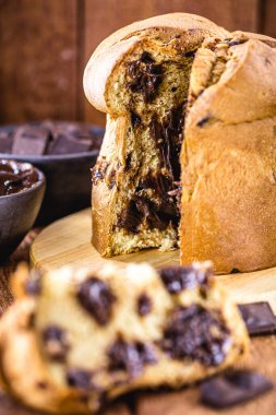 Noel ekmeği, çikolata panettone, tipik Brezilya ve İtalya.