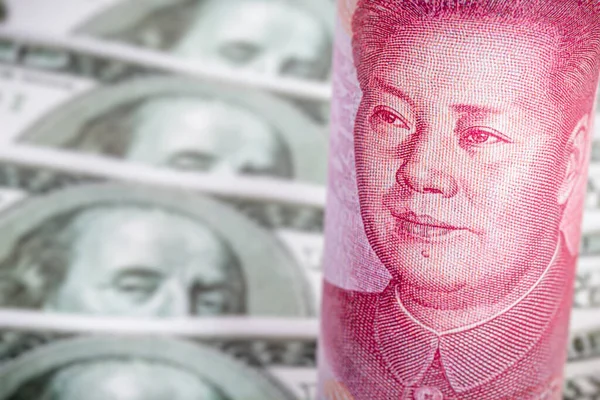 Billetes 100 Dólares Americanos 100 Yuanes Chinos Renminbi Tensión Comercial — Foto de Stock