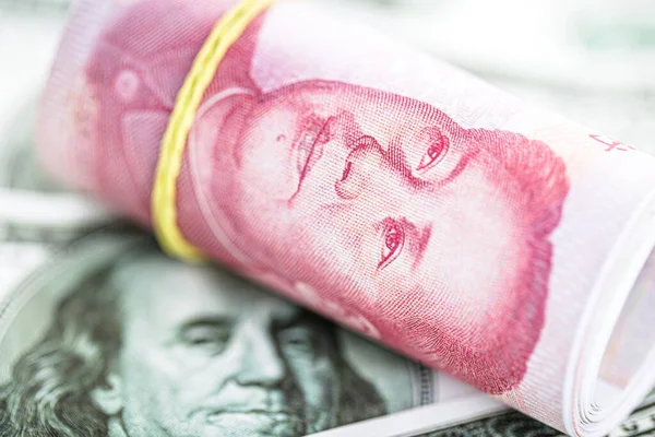 Billetes 100 Dólares 100 Yuanes Chinos Renminbi Concepto Economía Global — Foto de Stock