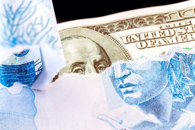 100 reais banknot, 100 reais banknotun arkasına gizlenmiş. Brezilya 'nın gerçek değer kaybı kavramı, Brezilya ekonomisinin çöküşü