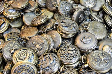 Benzer cep saatleri birbirine yakın büyük miktarda