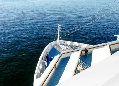 Kiel, Almanya 1 Haziran 2009: Baltık Denizi 'nde seyir sırasında Costa Crociere yolcu gemisi Costa Magica yay görünümü.