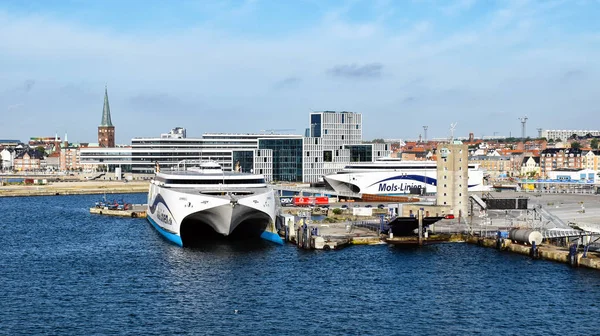 オーフス デンマーク 2017年7月20日 海運会社モルスリンジェンの高速フェリーエクスプレス1 Und Express オーフス デンマーク の港に係留されています 背景には — ストック写真