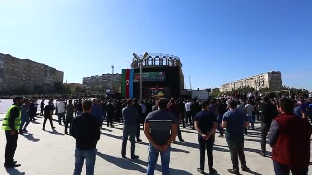 Μπακού Αζερμπαϊτζάν Αυγ 2018 Πλήθη Των Αζέρων Άνδρες Έχουν Συγκεντρωθεί — Αρχείο Βίντεο