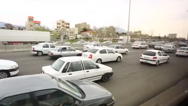 Teheran die Hauptstadt von iran the nature bridge - tabiat bridge — Stockvideo