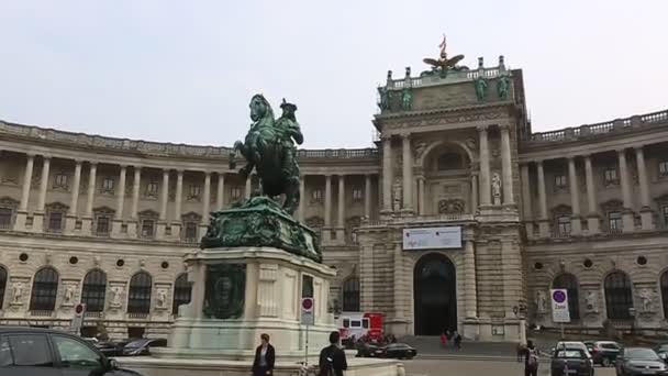 Staré budovy ve Vídni. Evropský styl Duben 2019 Vídeň, Rakousko — Stock video