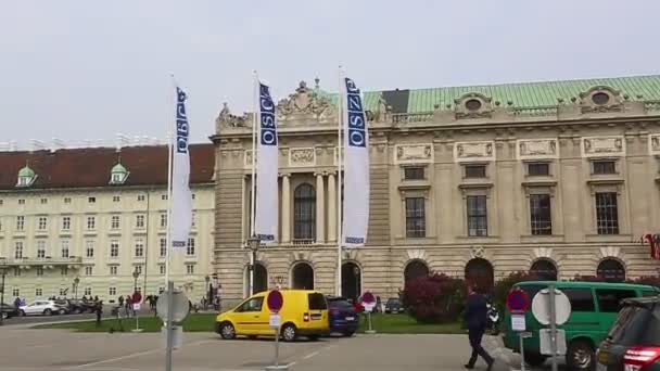 Stare budynki w Wiedniu. Styl europejski kwiecień 2019 Wiedeń, Austria — Wideo stockowe