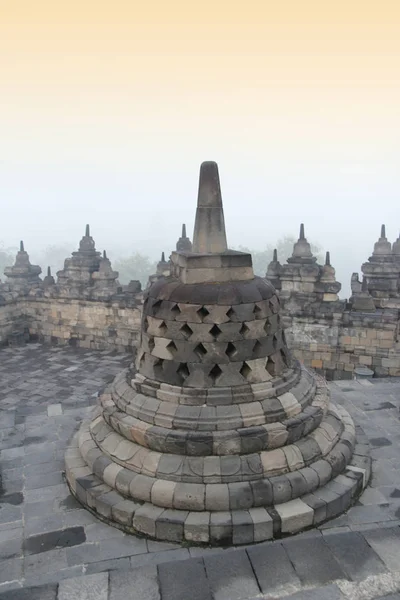 Borobudur Tempel Met Mysteries Bos Omgeving Bij Dageraad Yogyakarta Indonesië — Stockfoto