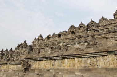 Borobudur Tapınağı Buda heykelleri ile