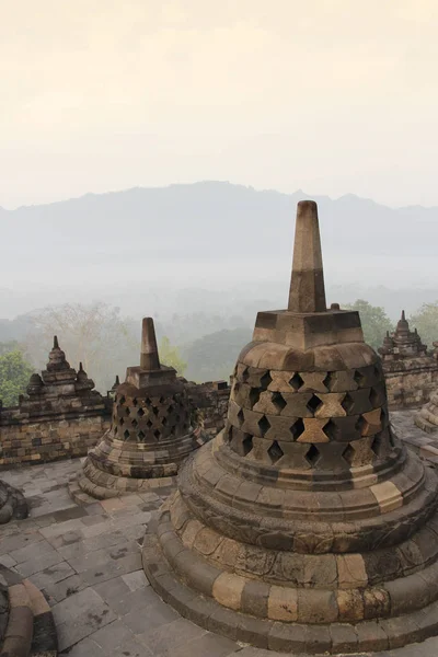 Borobudur Tempel Met Mysteries Bos Omgeving Bij Dageraad Yogyakarta Indonesië — Stockfoto