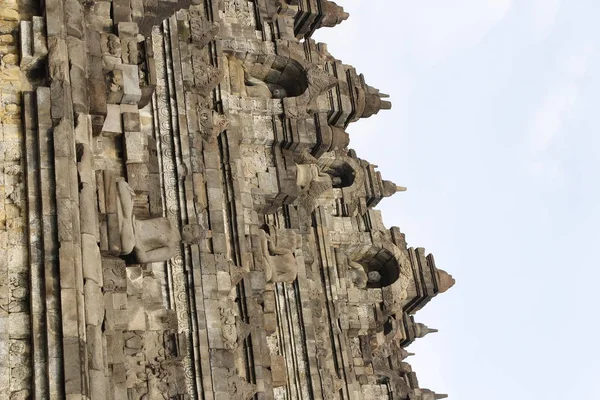 Borobudur Tapınağı Buda heykelleri ile
