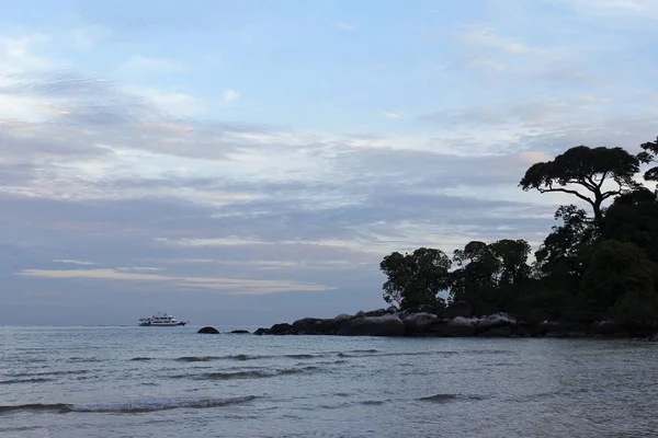 Вид Море Драматической Облачностью Остров Тиоман — стоковое фото