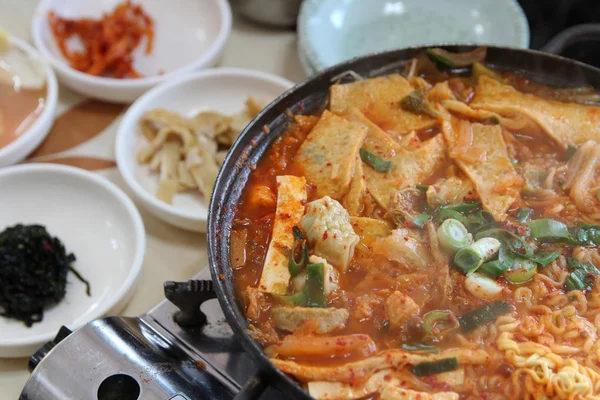 Guisado Exército Coreano Budae Jjigae Panela Quente Restaurante Coreano Busan — Fotografia de Stock