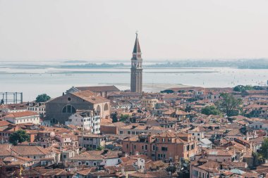 Tarihi binaları ve çatıları olan Venedik Panoraması