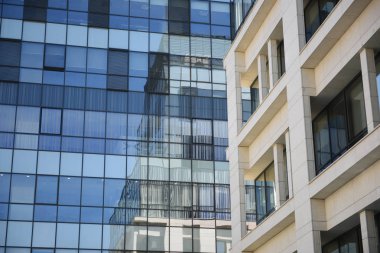 Modern Bükreş'te bina kurumsal