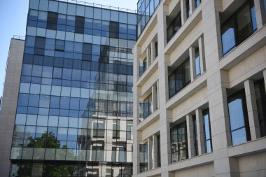 Modern Bükreş'te bina kurumsal