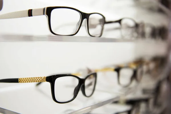 Gözlük Bir Mağaza — Stok fotoğraf
