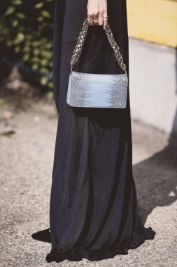 22 Eylül 2018: Milan, İtalya - Milan Moda Haftası sırasında sokak stil kıyafeti - Mfwss19