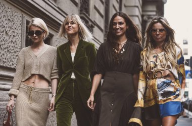 22 Eylül 2018: Milan, İtalya - modelleri, blogcular ve Milano Moda Haftası sırasında moda ve şık görünümlü etkilendiği isimlerden. -Mfwss19