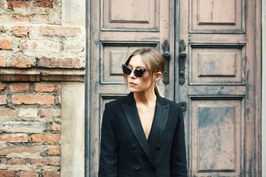 20 Eylül 2018: Milan, İtalya - Milan Moda Haftası sırasında sokak stil kıyafeti - Mfwss19
