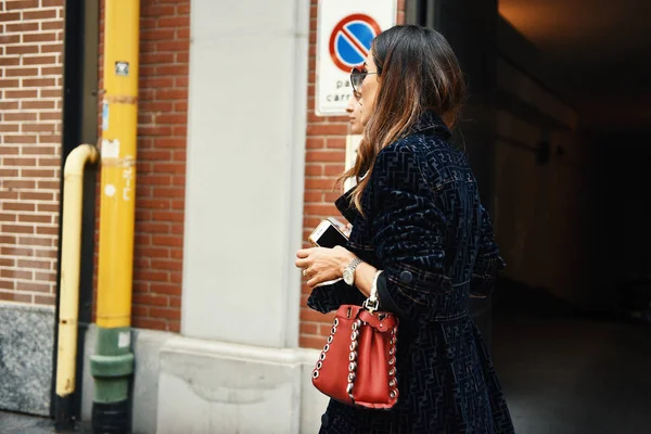 Roupas Fendi Roupa Estilo Rua Durante Milan Fashion Week — Fotografia de Stock