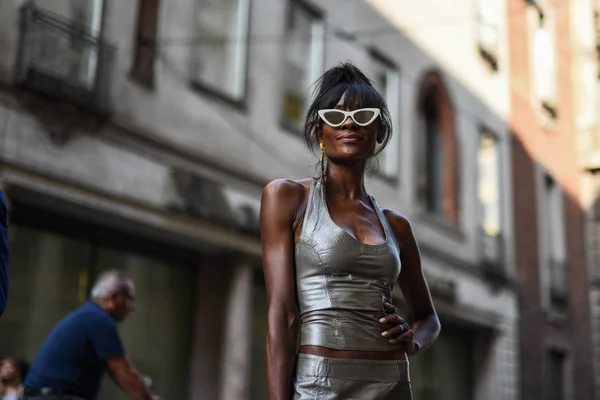 Milan Italy September 2018 Girl Posing Street Iceberg Fashion Show — Stock Photo, Image